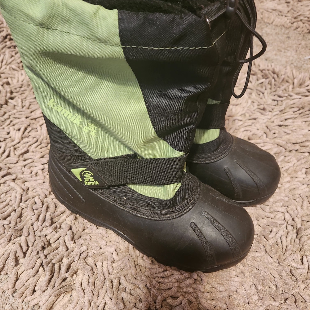 Kamik Kids' Green and Black Winter Boots Size 5